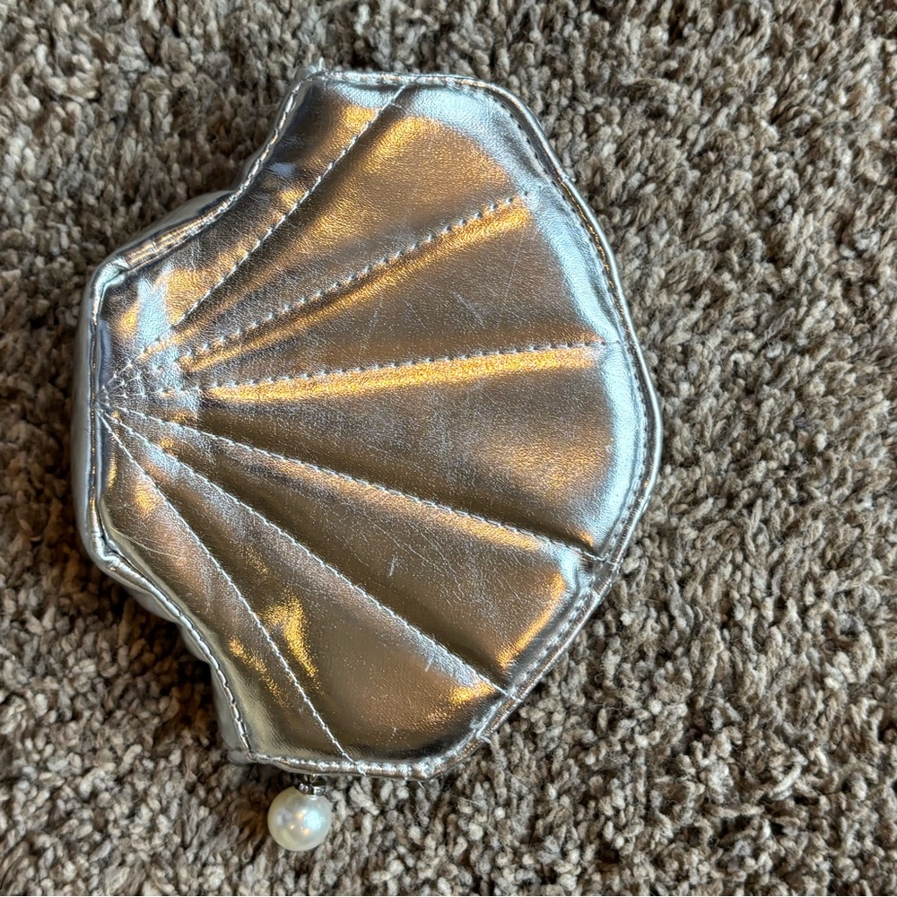 Glamnetic Mini Shell Shaped Pouch - image 3